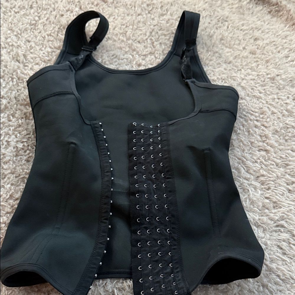 Black SculptingโWaist Shaper Tank